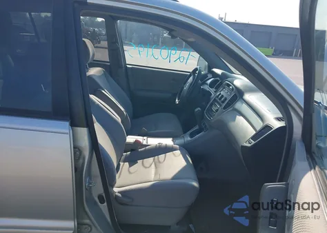 2005 Toyota Highlander from USA, damaged, VIN JTEGD21A550109062